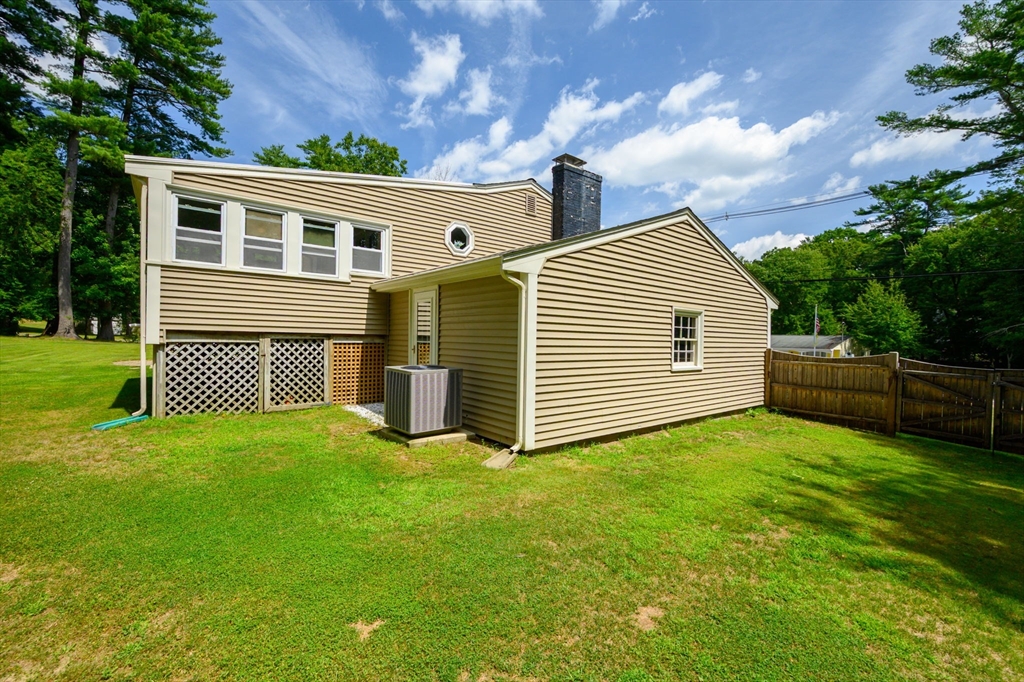 279 Center St