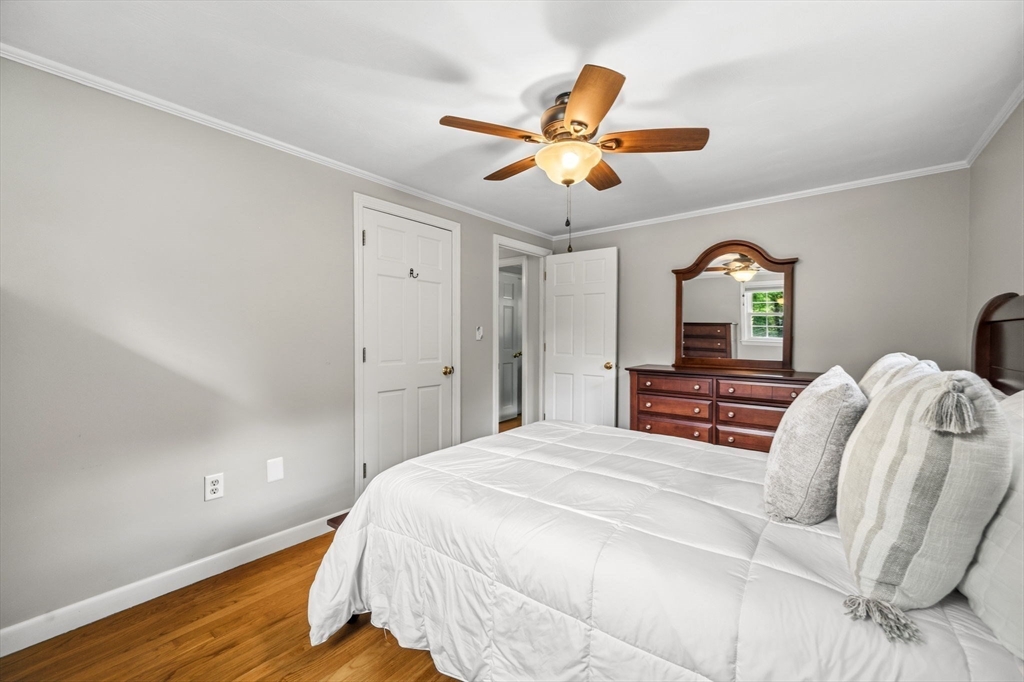 279 Center St