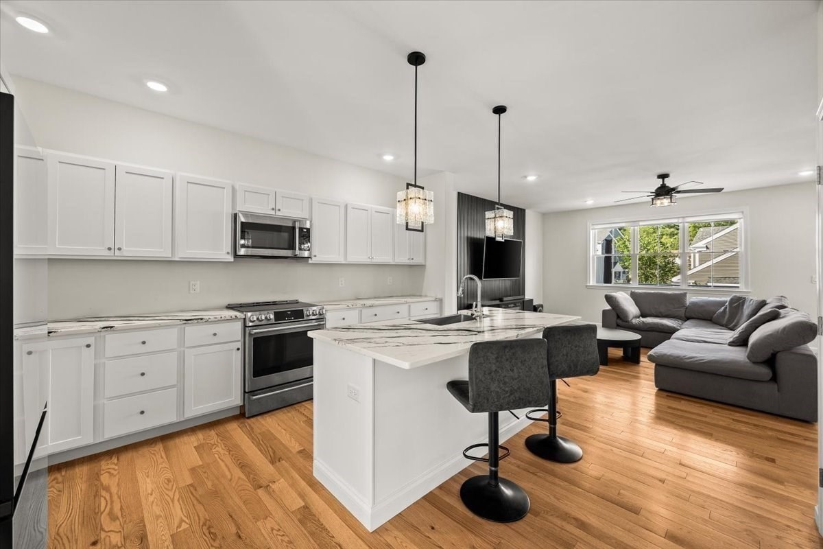18 Oxbow Rd # 1 Unit: 12-1