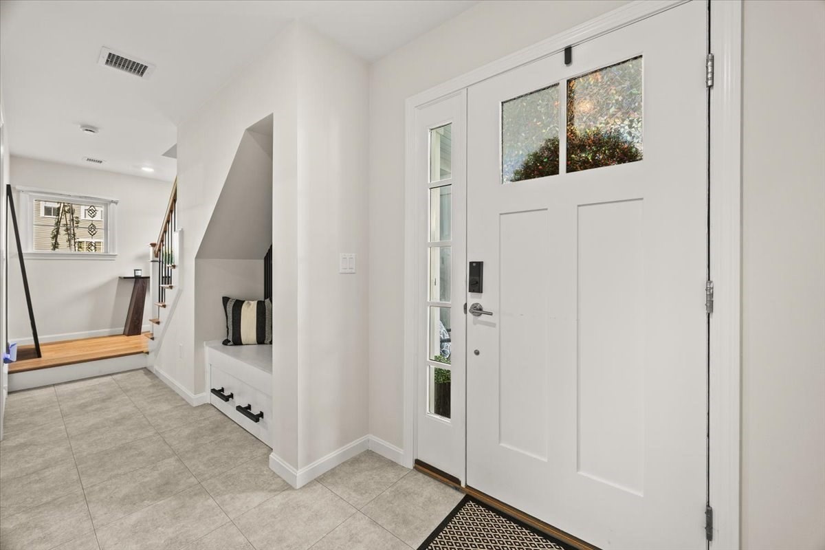 18 Oxbow Rd # 1 Unit: 12-1
