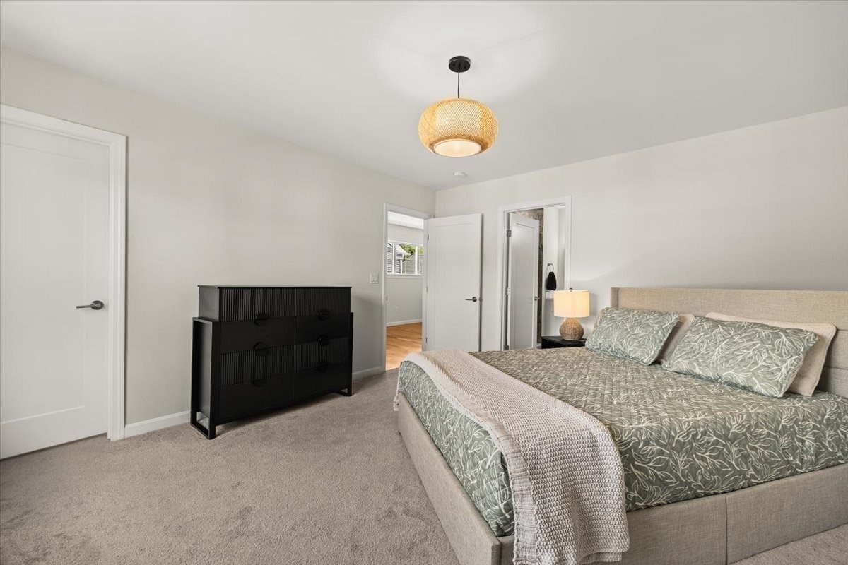 18 Oxbow Rd # 1 Unit: 12-1