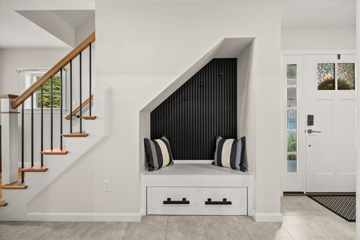 18 Oxbow Rd # 1 Unit: 12-1