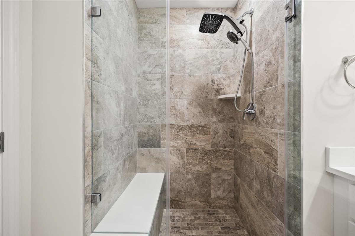 18 Oxbow Rd # 1 Unit: 12-1