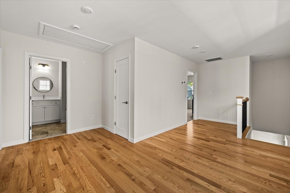 18 Oxbow Rd # 1 Unit: 12-1