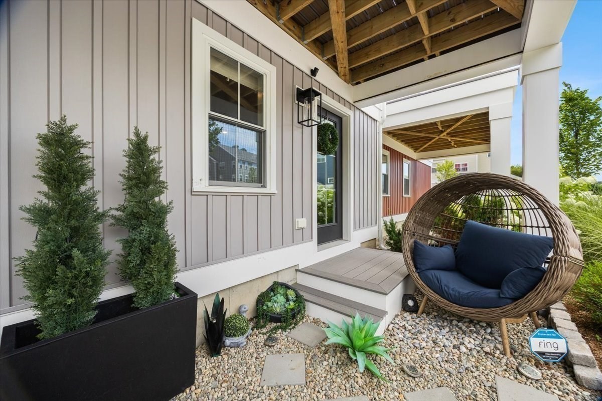 18 Oxbow Rd # 1 Unit: 12-1