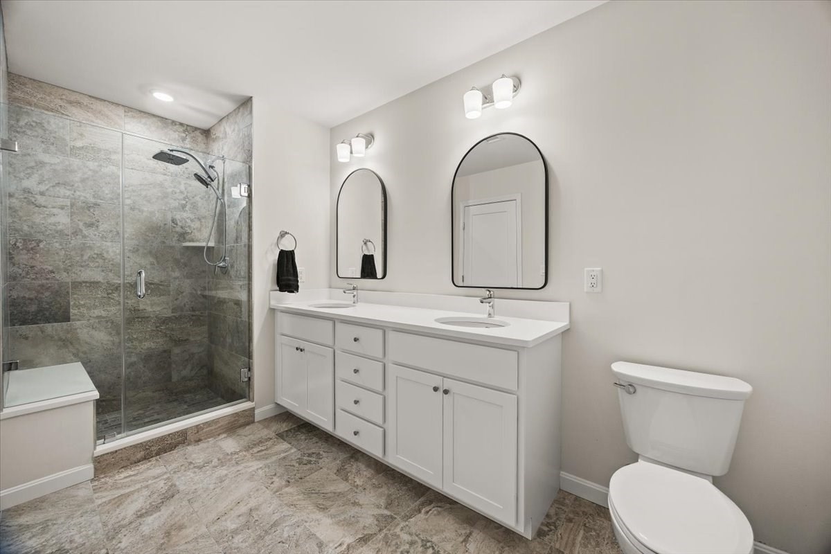 18 Oxbow Rd # 1 Unit: 12-1