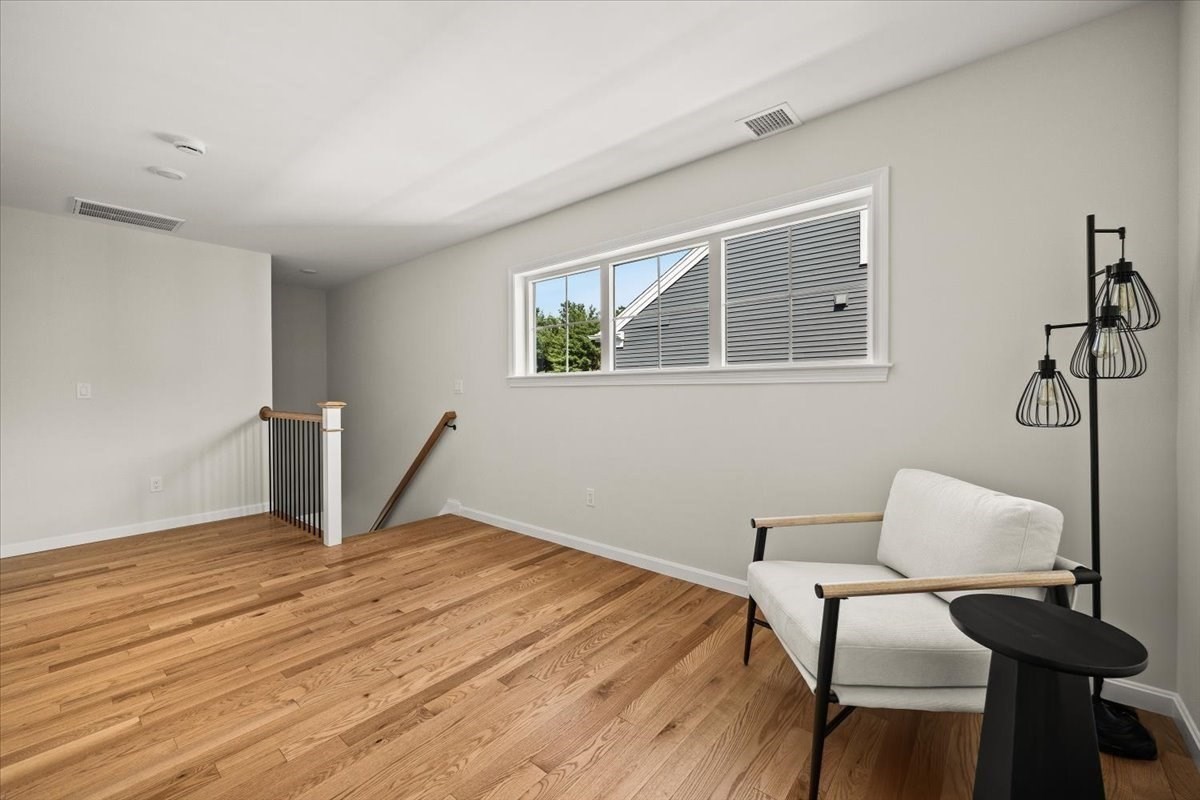18 Oxbow Rd # 1 Unit: 12-1