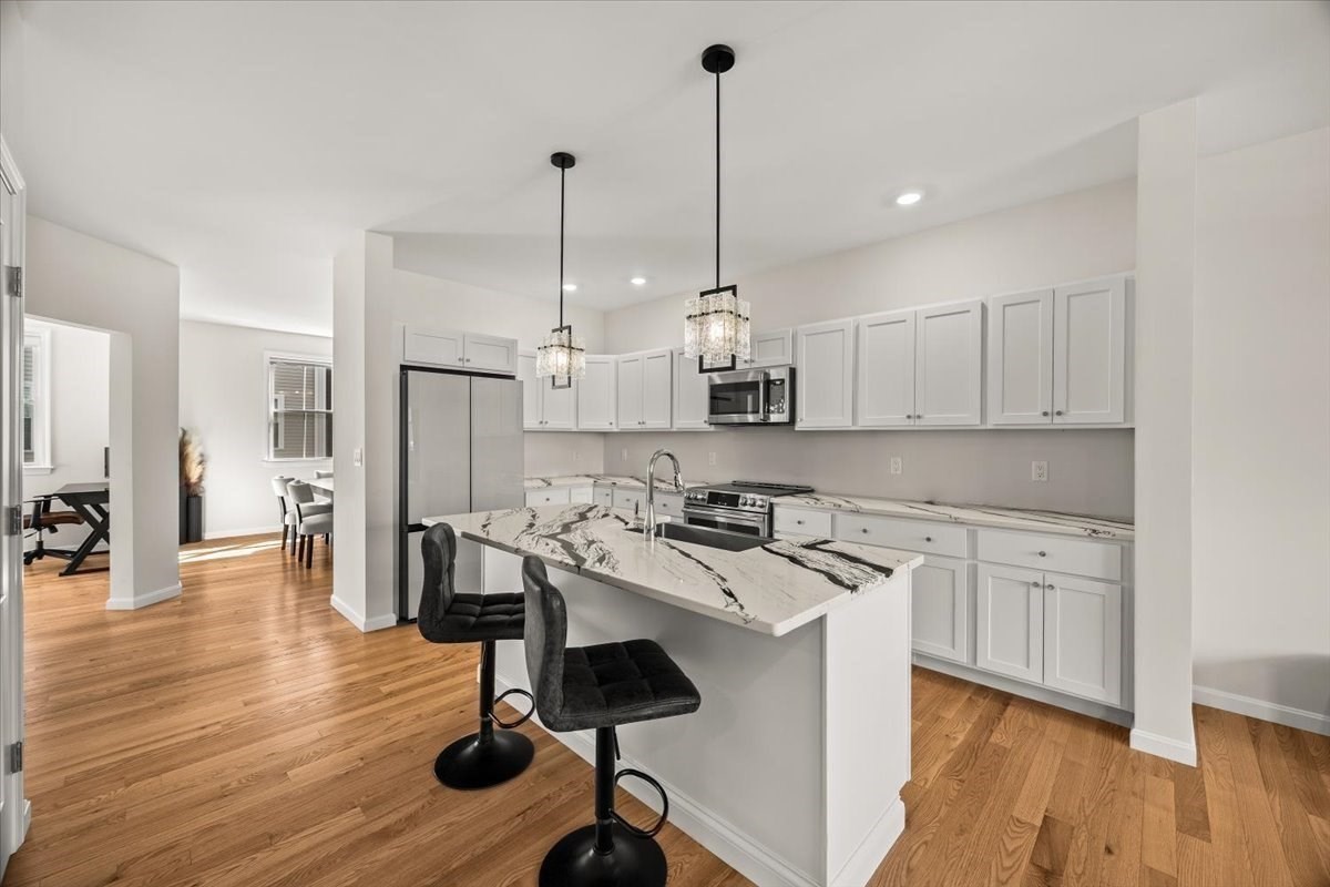 18 Oxbow Rd # 1 Unit: 12-1