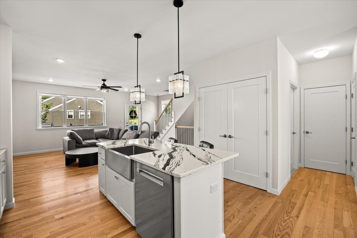 18 Oxbow Rd # 1 Unit: 12-1