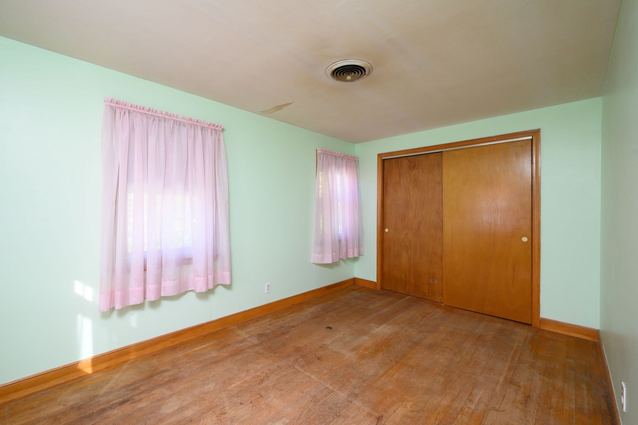 13 Hemlock Rd