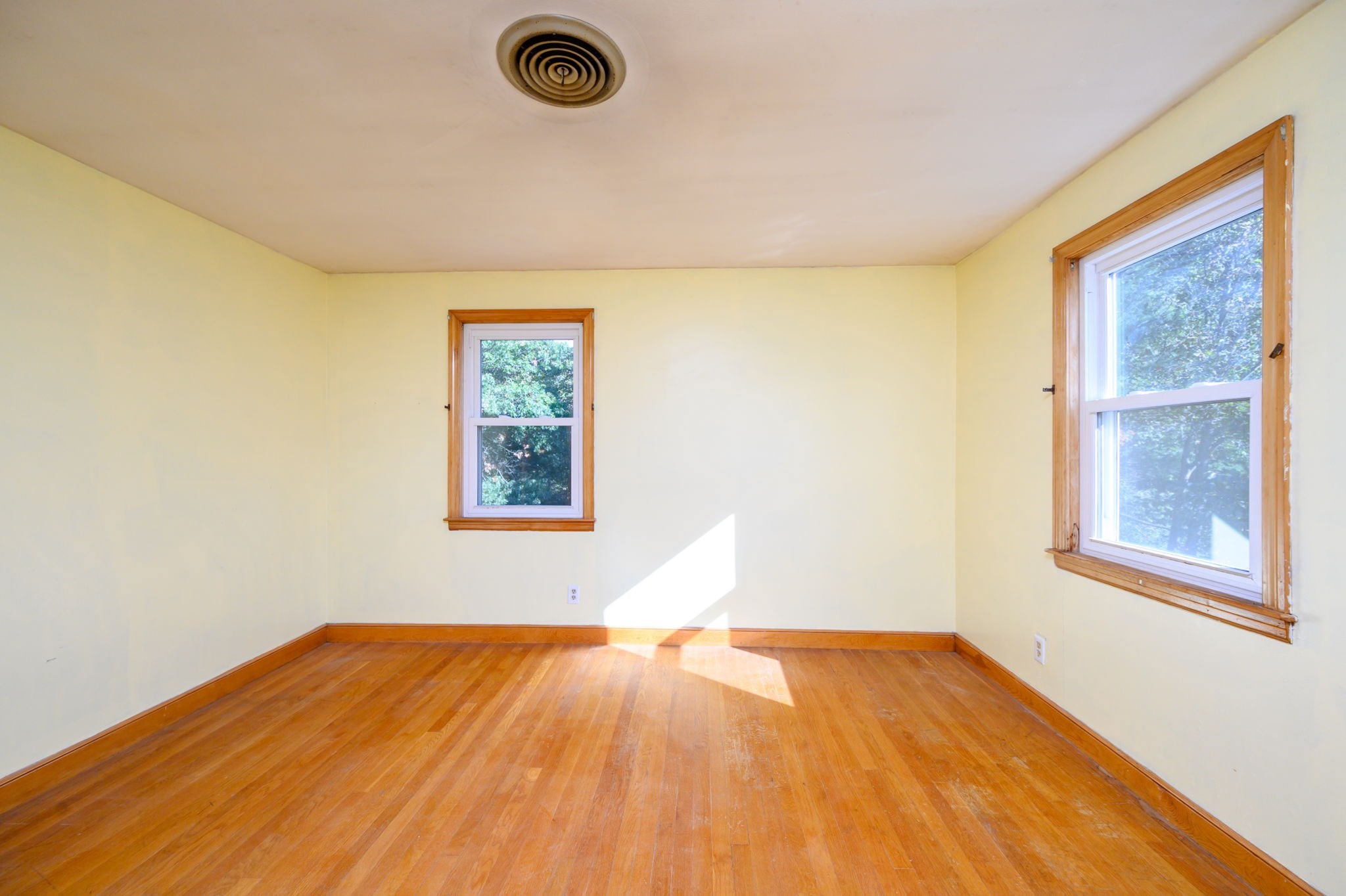 13 Hemlock Rd