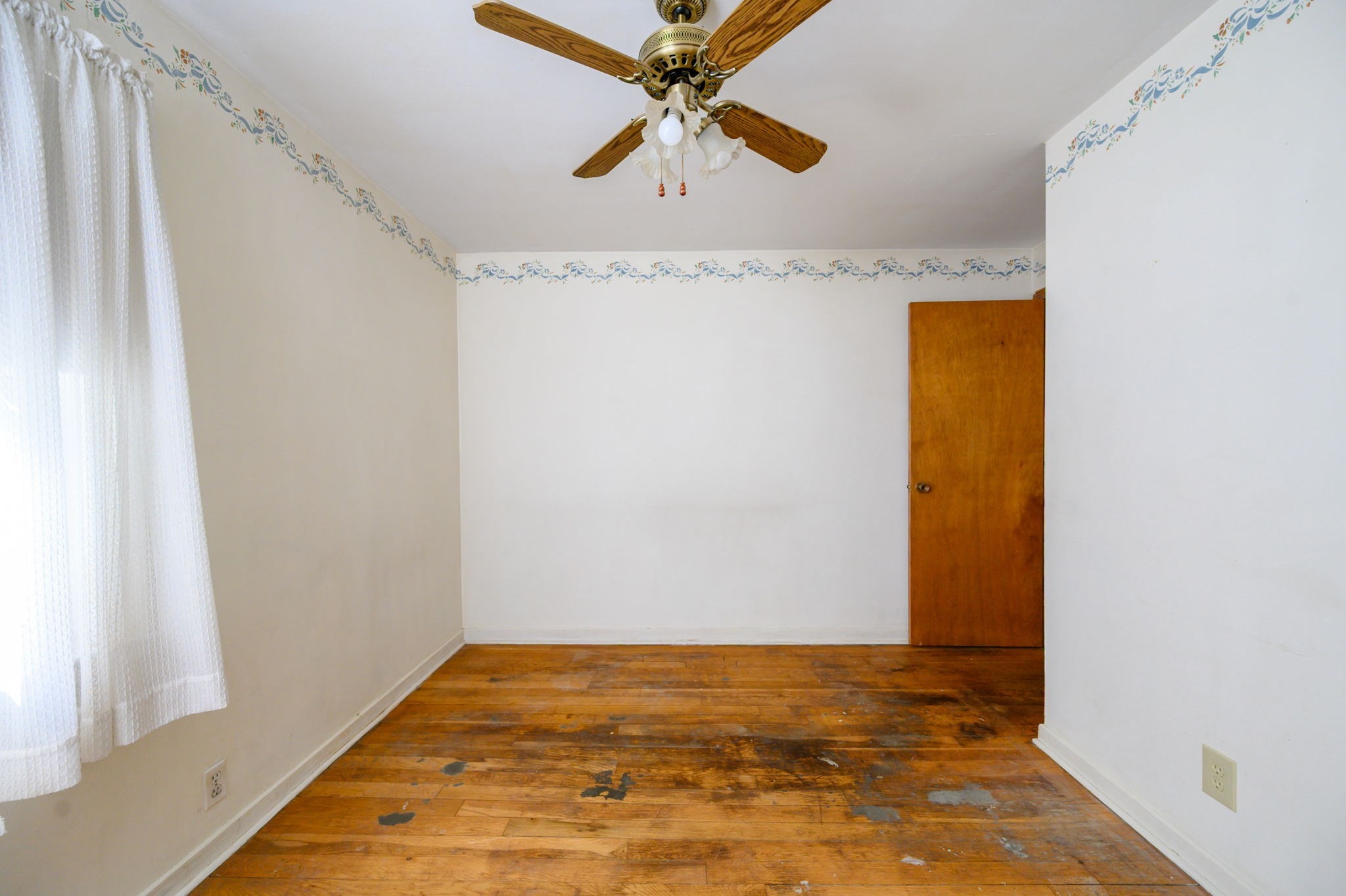 13 Hemlock Rd
