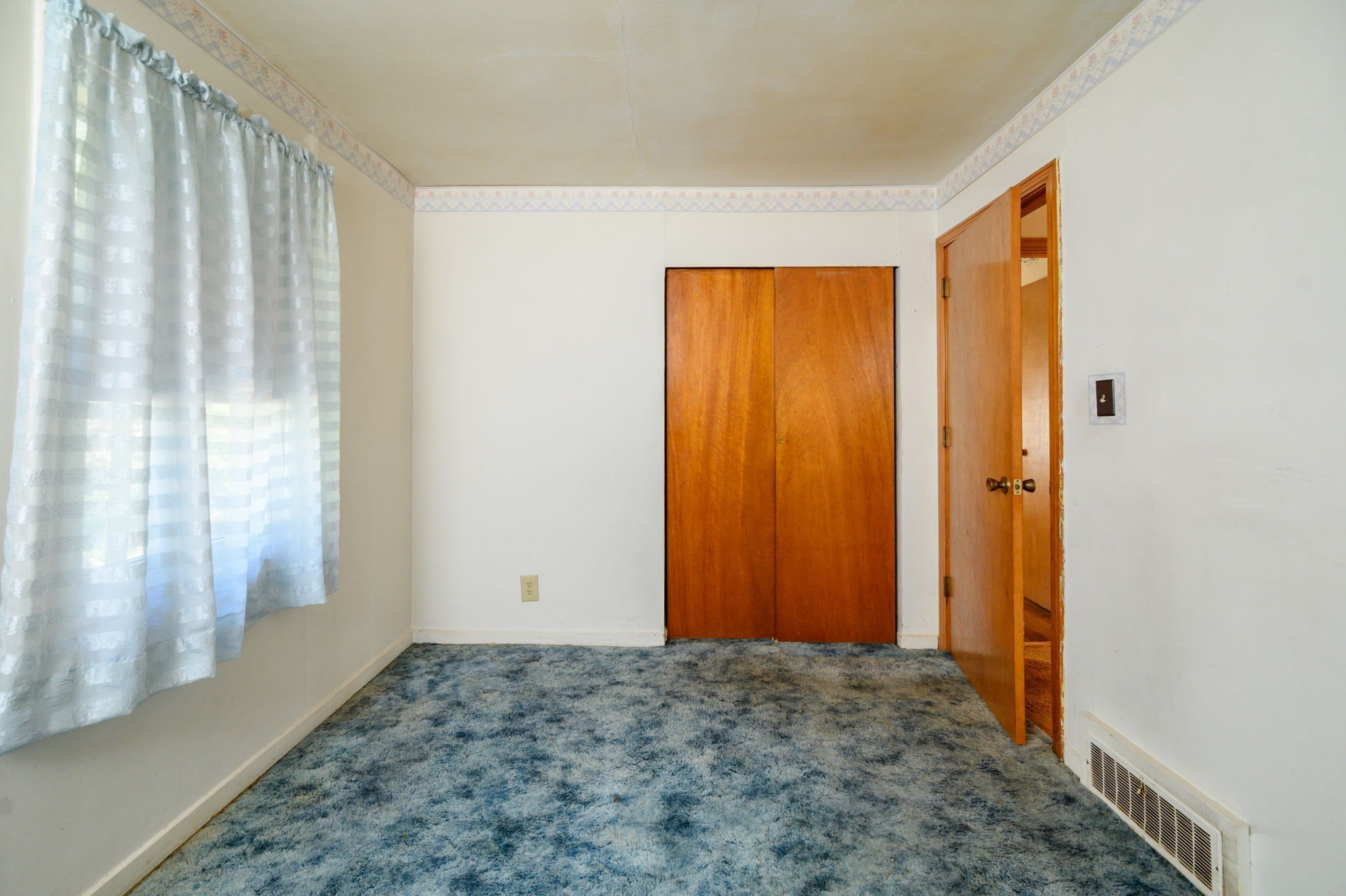 13 Hemlock Rd