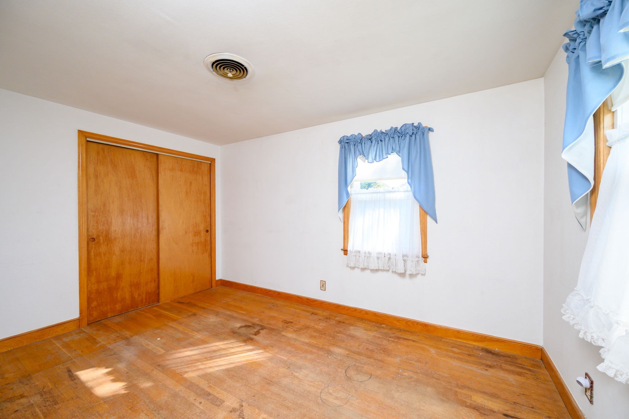 13 Hemlock Rd