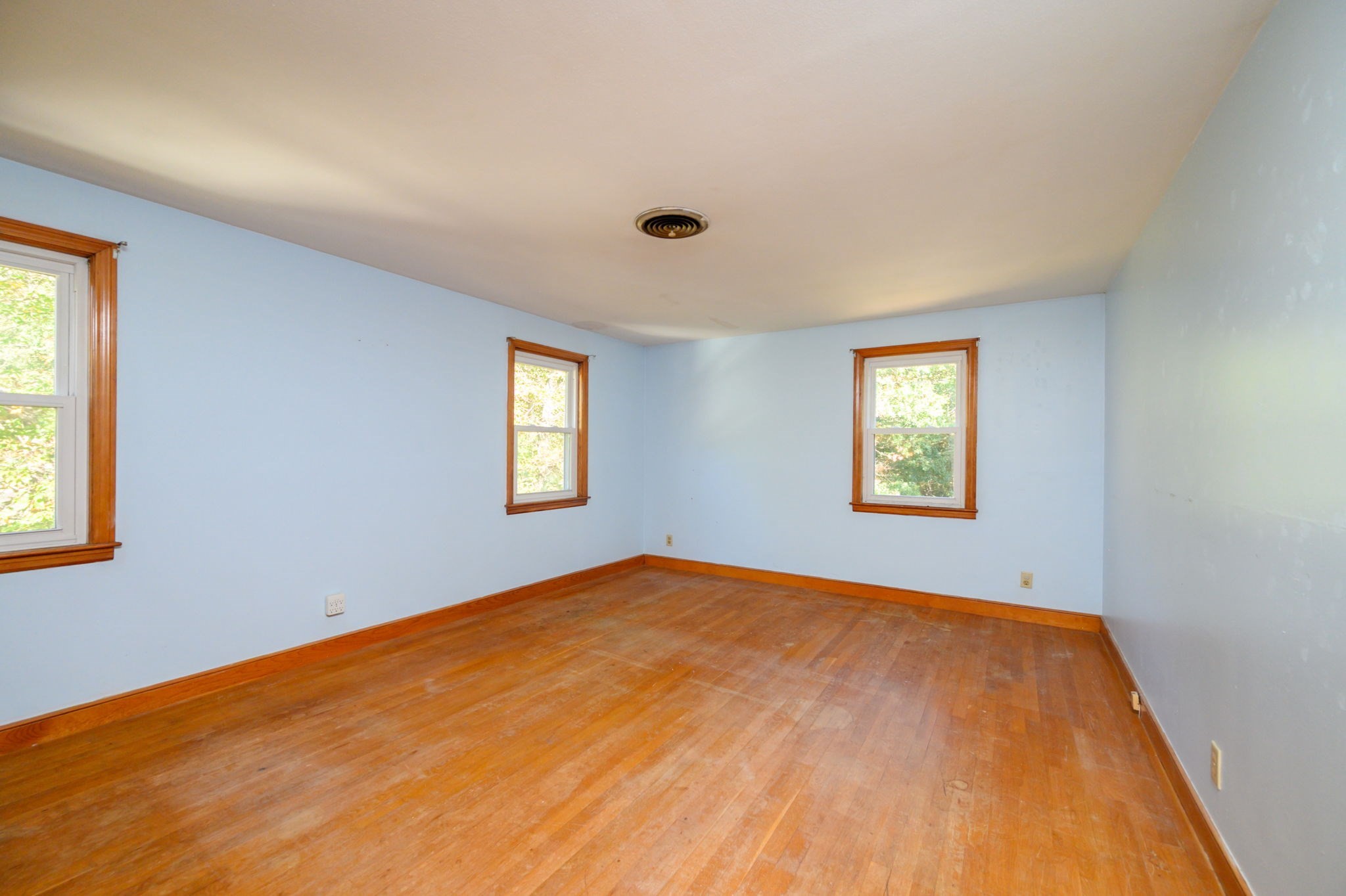 13 Hemlock Rd