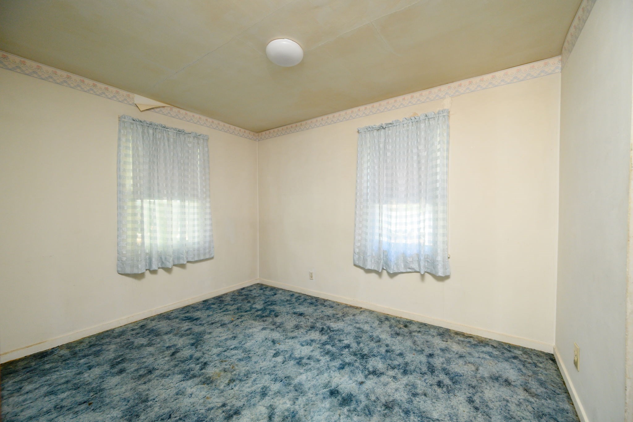 13 Hemlock Rd