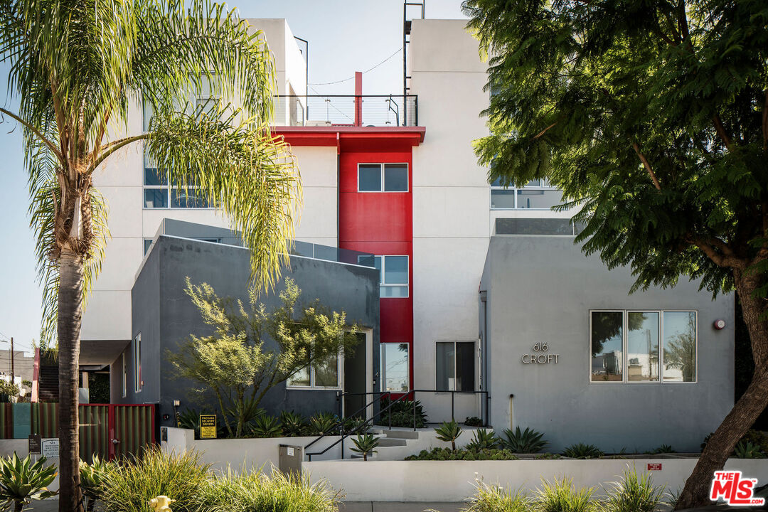 616 N Croft Ave Unit: 6