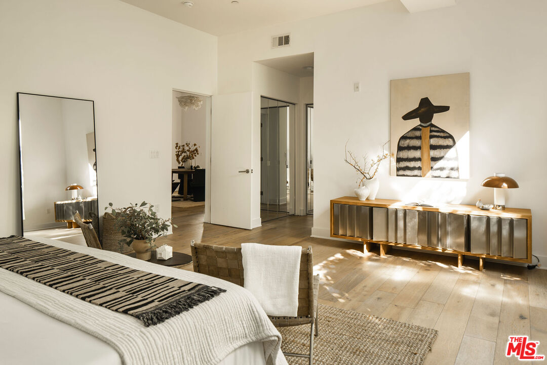 616 N Croft Ave Unit: 6
