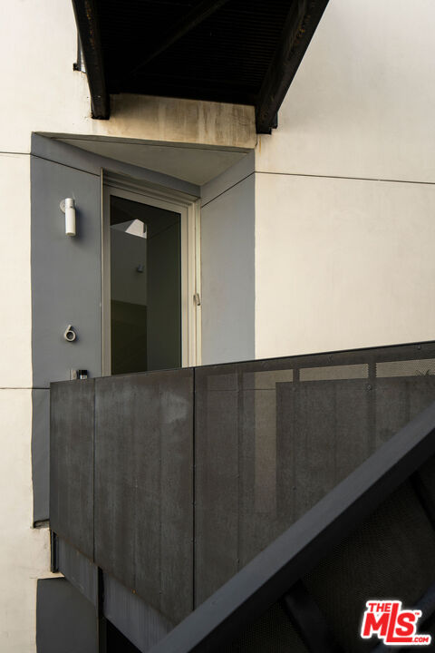 616 N Croft Ave Unit: 6