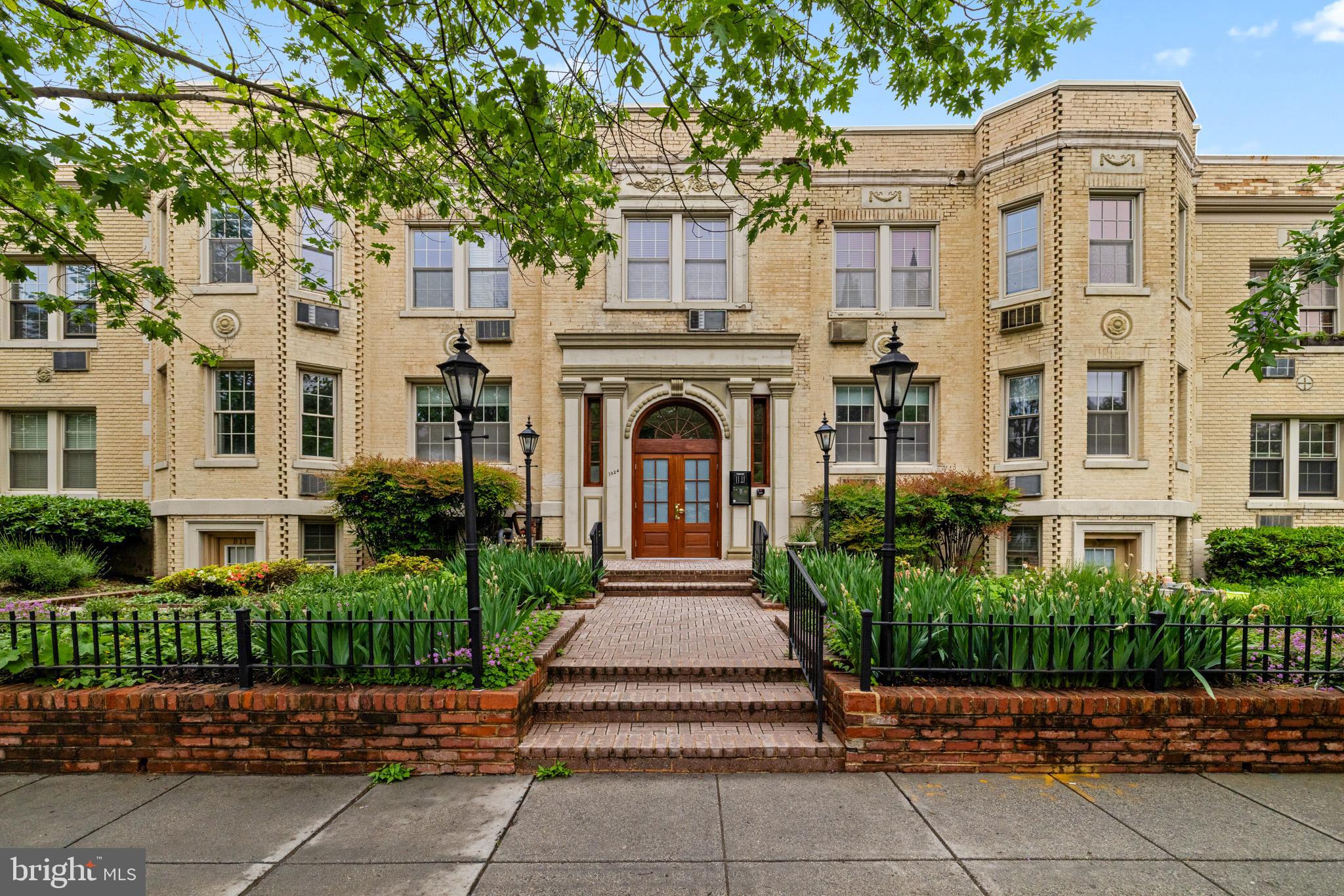 3024 WISCONSIN AVENUE NW 208