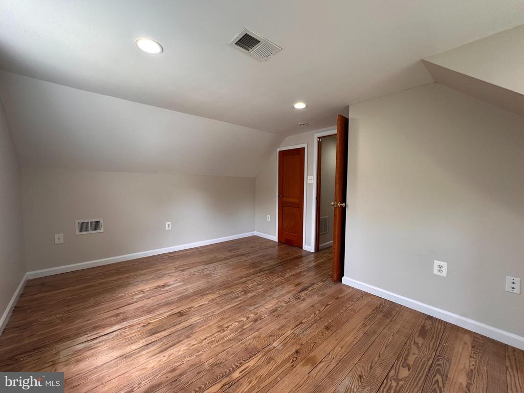 8060 TELEGRAPH ROAD
