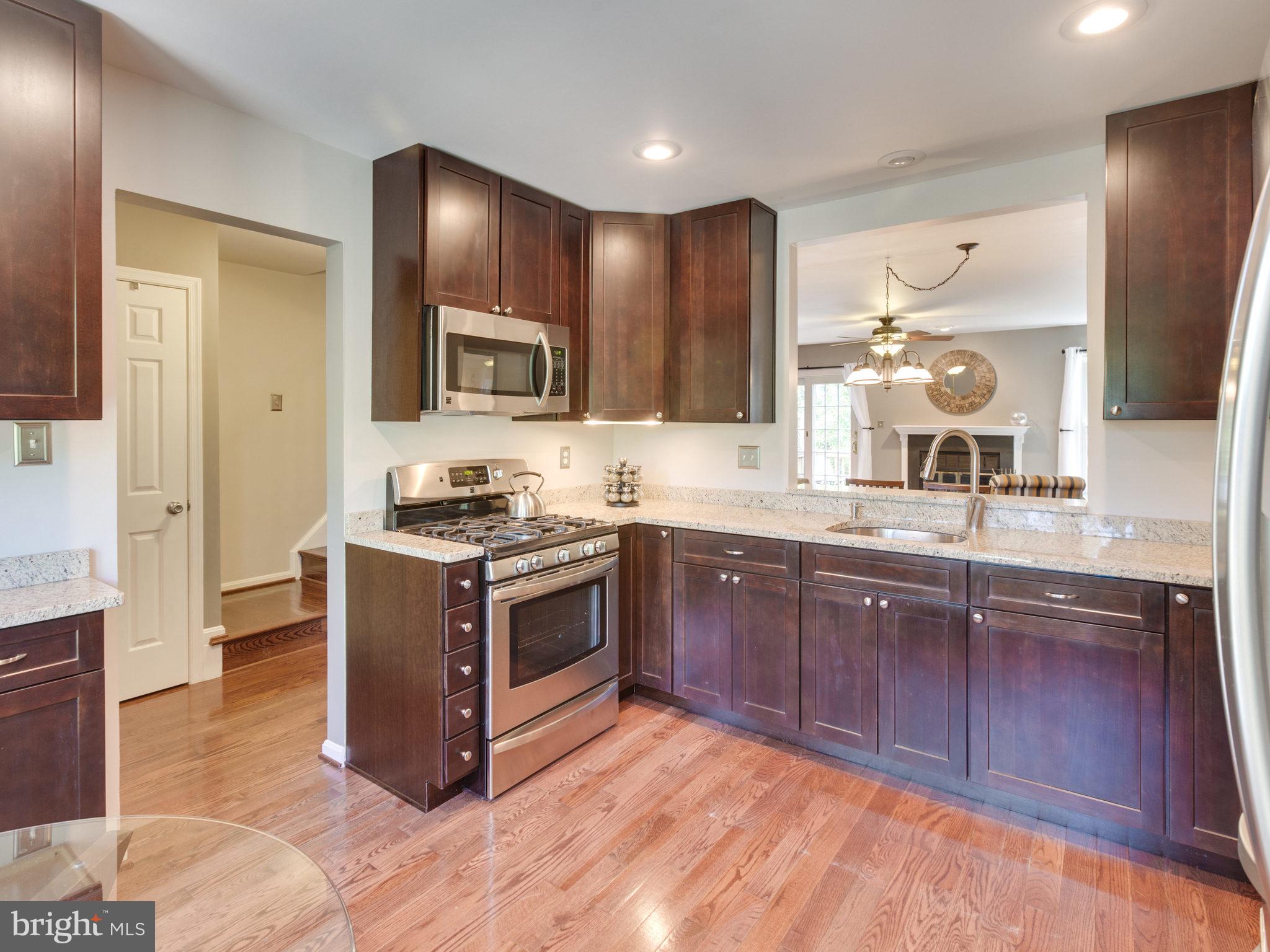 27 CARRIAGE HOUSE CIRCLE