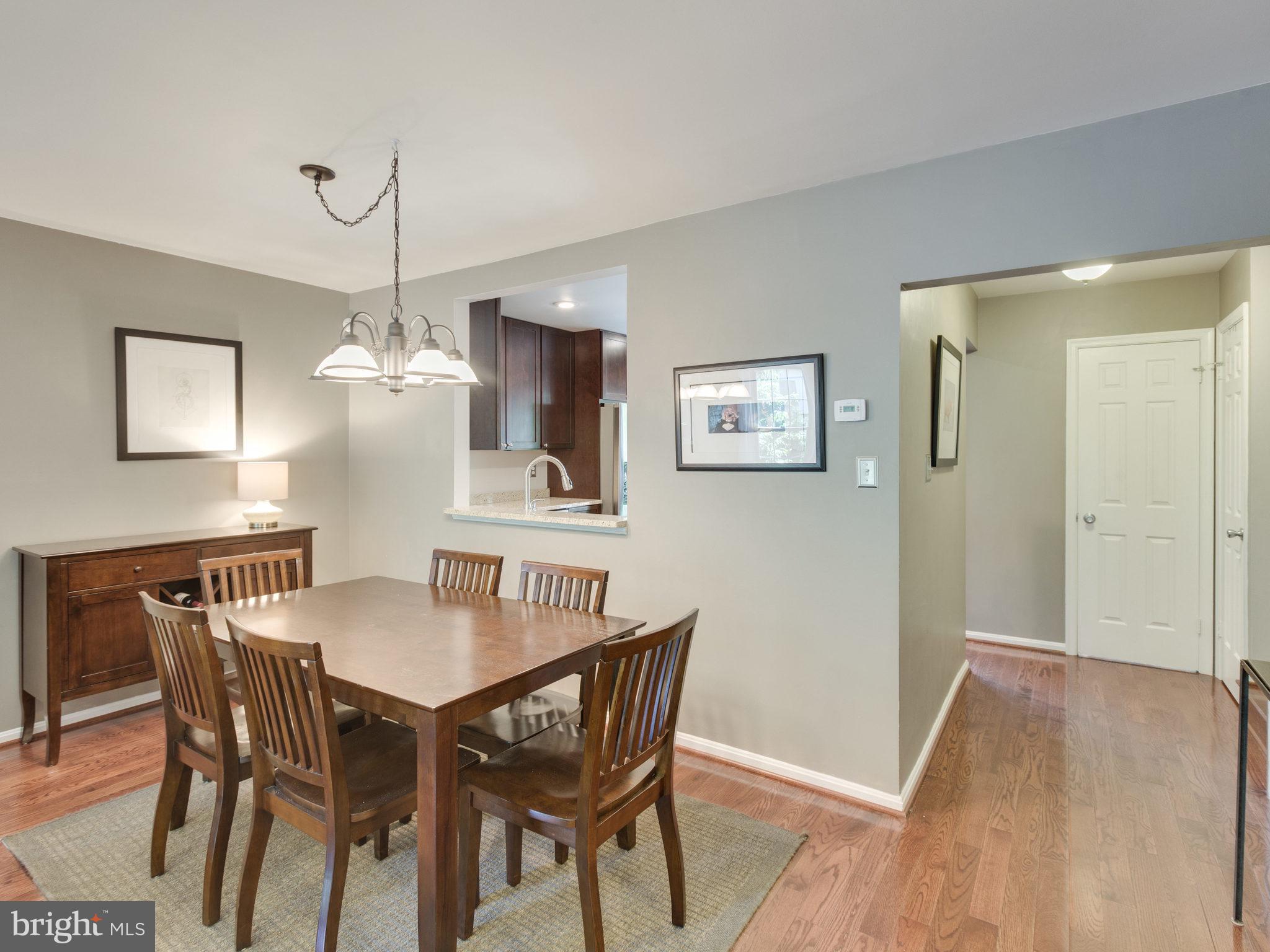 27 CARRIAGE HOUSE CIRCLE