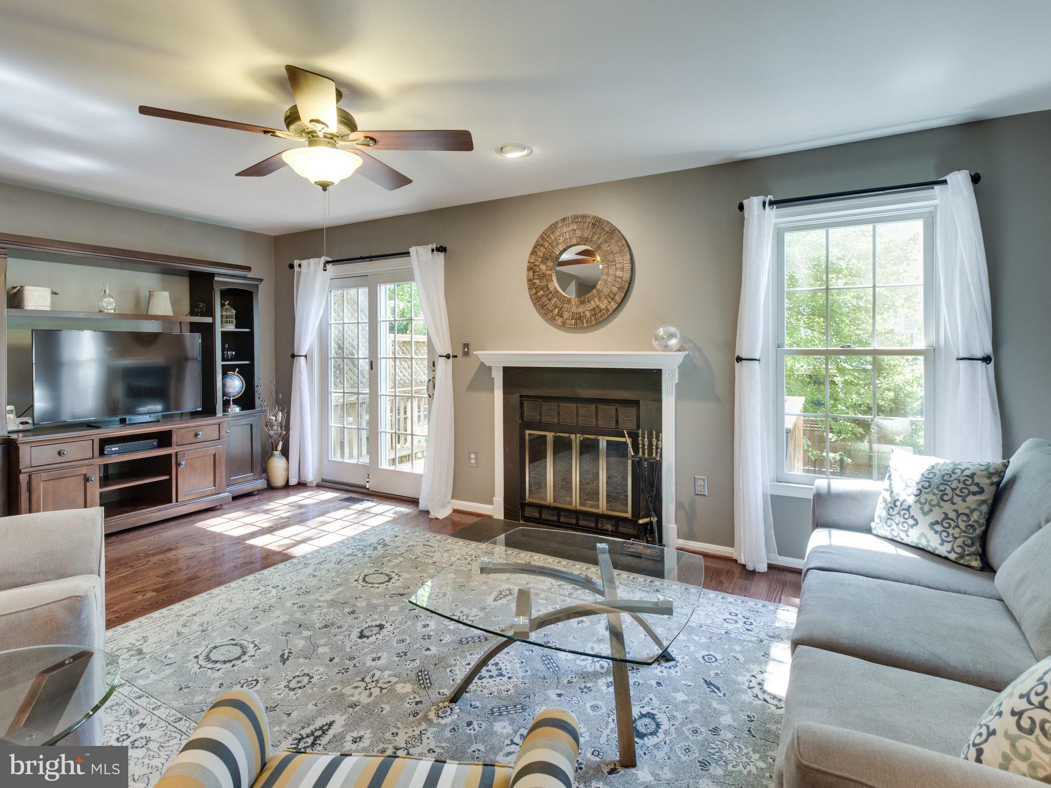 27 CARRIAGE HOUSE CIRCLE