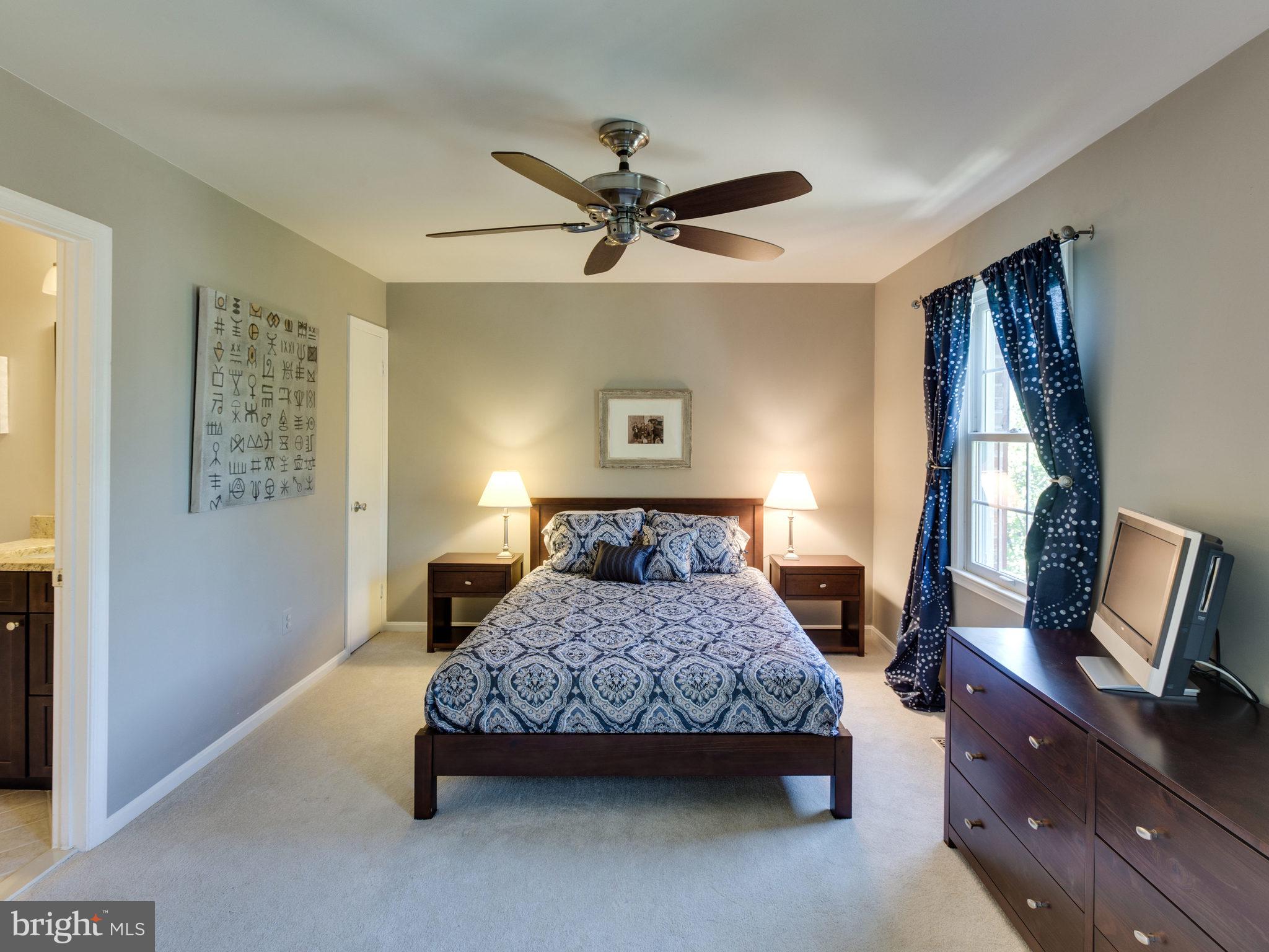 27 CARRIAGE HOUSE CIRCLE