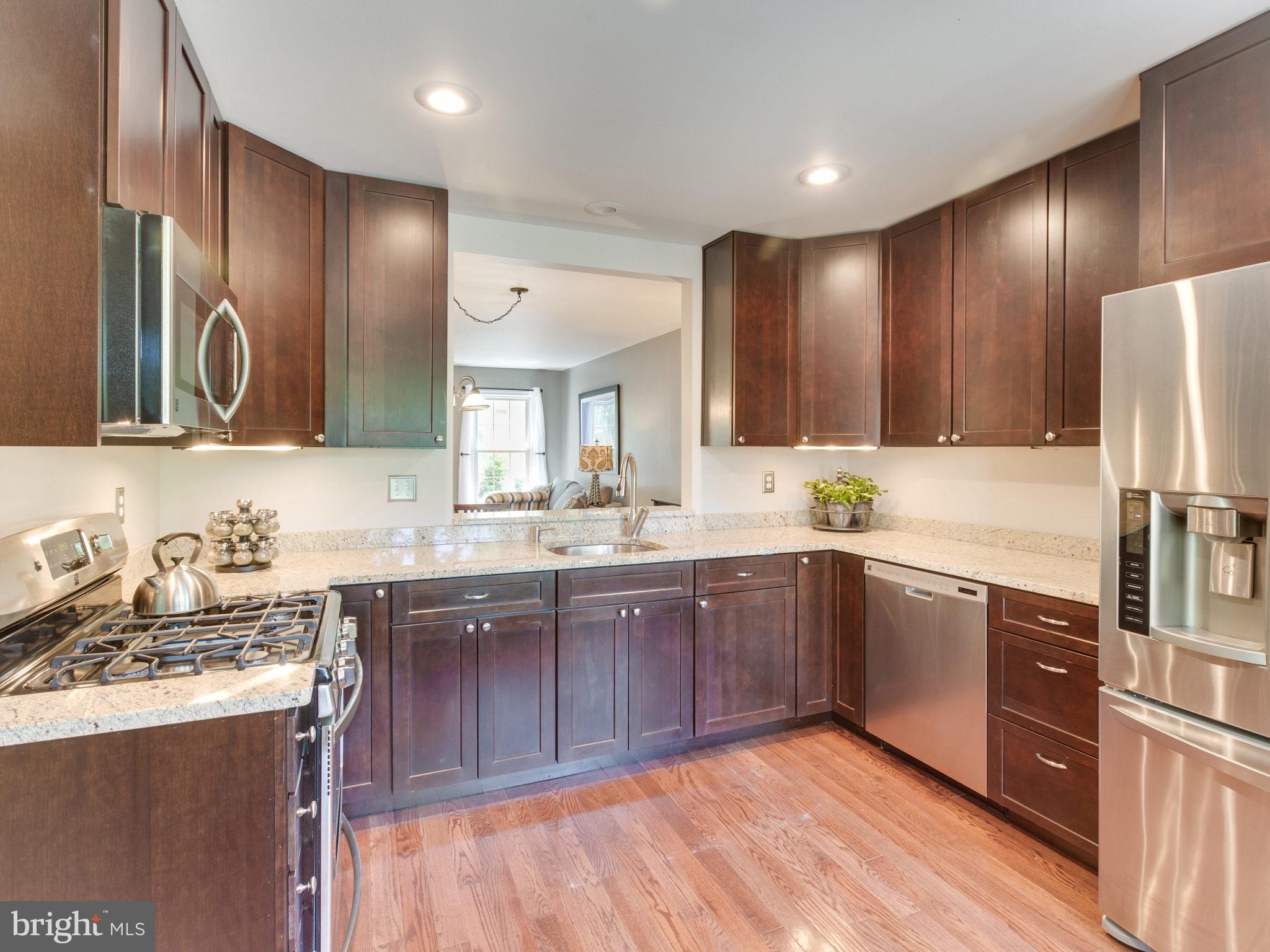 27 CARRIAGE HOUSE CIRCLE