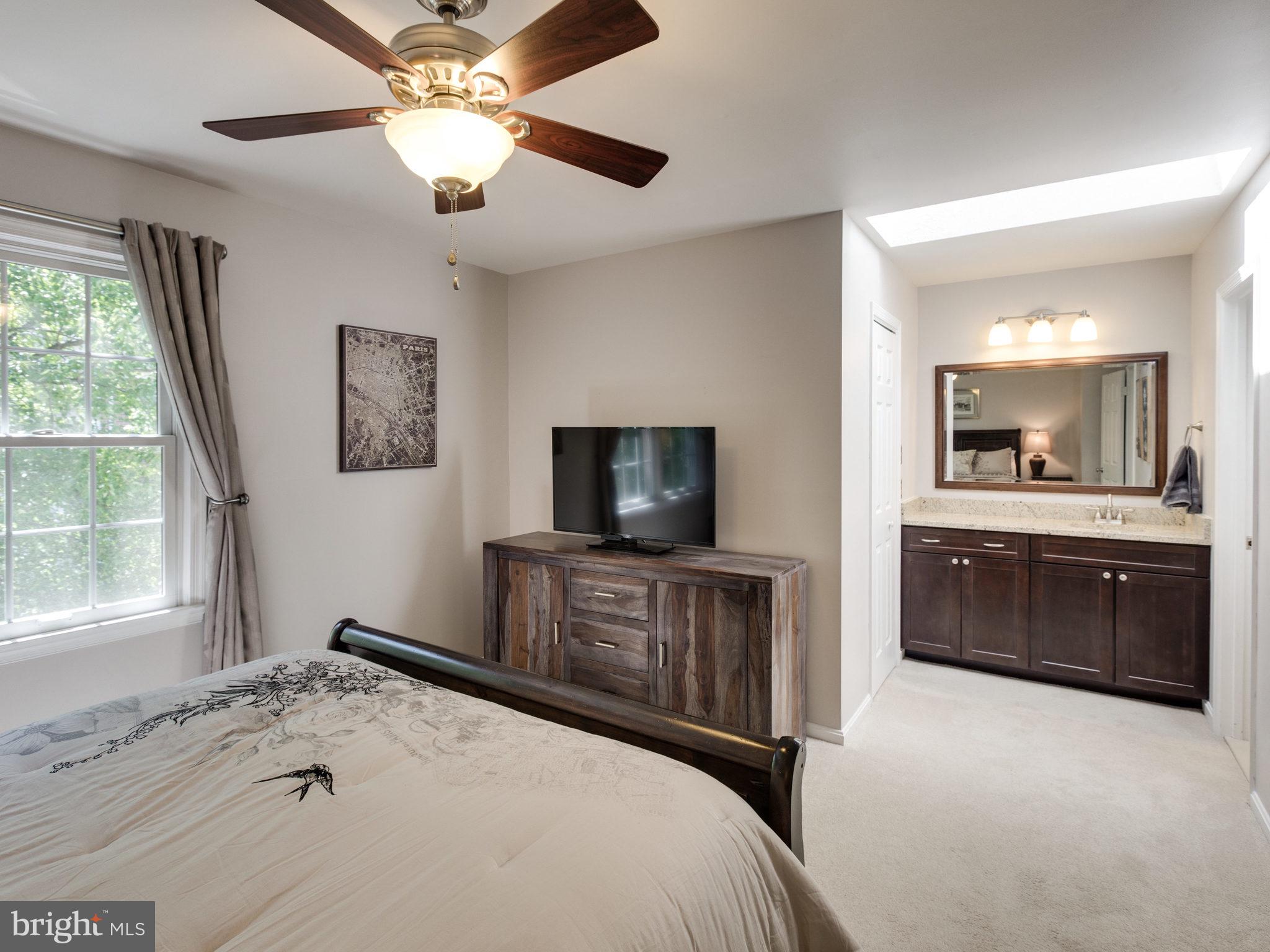 27 CARRIAGE HOUSE CIRCLE