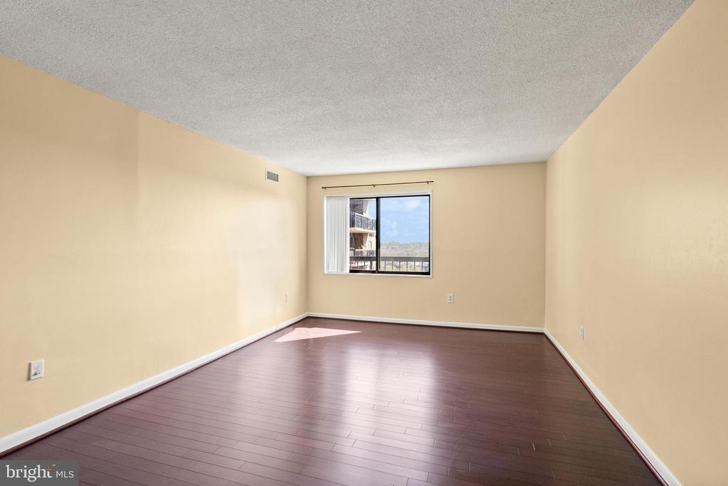200 N PICKETT STREET N 1515