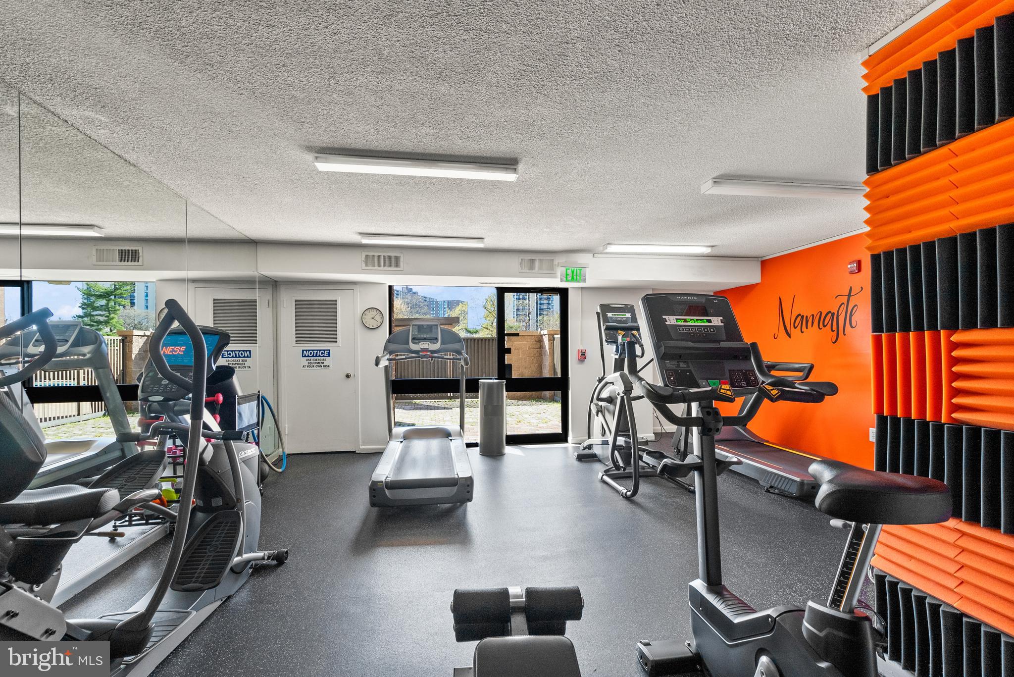 200 N PICKETT STREET N 1515