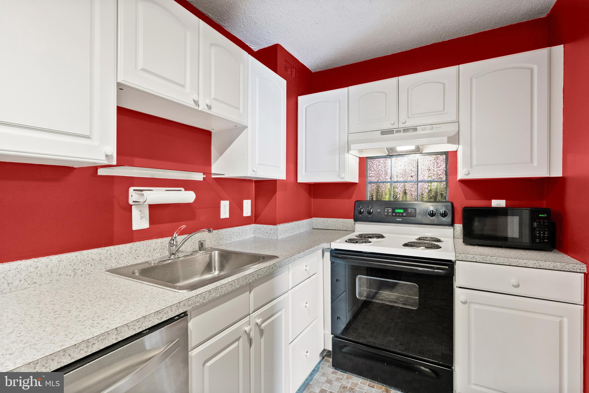 200 N PICKETT STREET N 1515