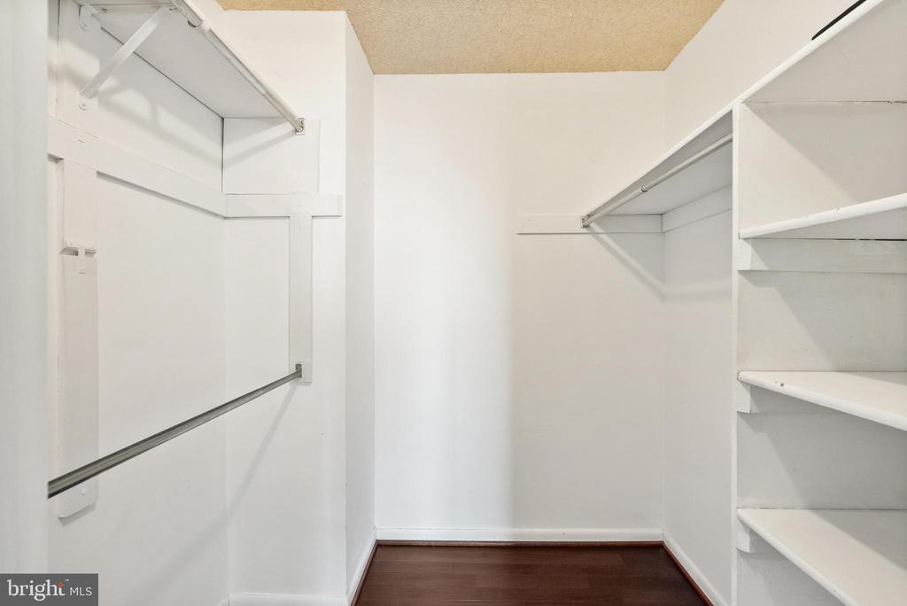 200 N PICKETT STREET N 1515