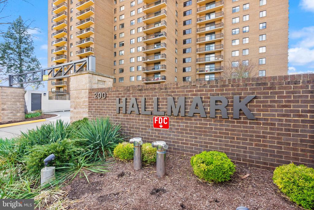 200 N PICKETT STREET N 1515