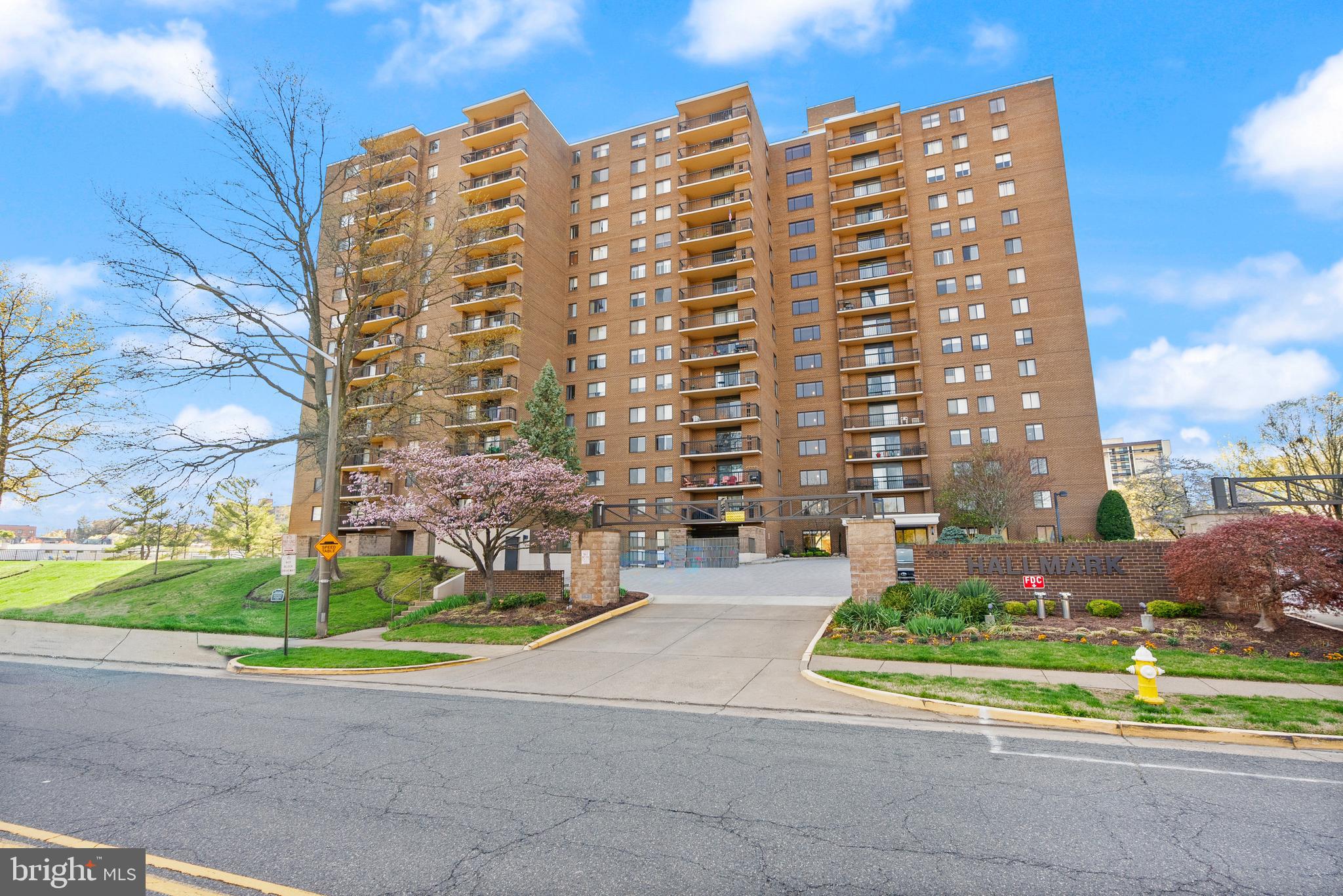 200 N PICKETT STREET N 1515