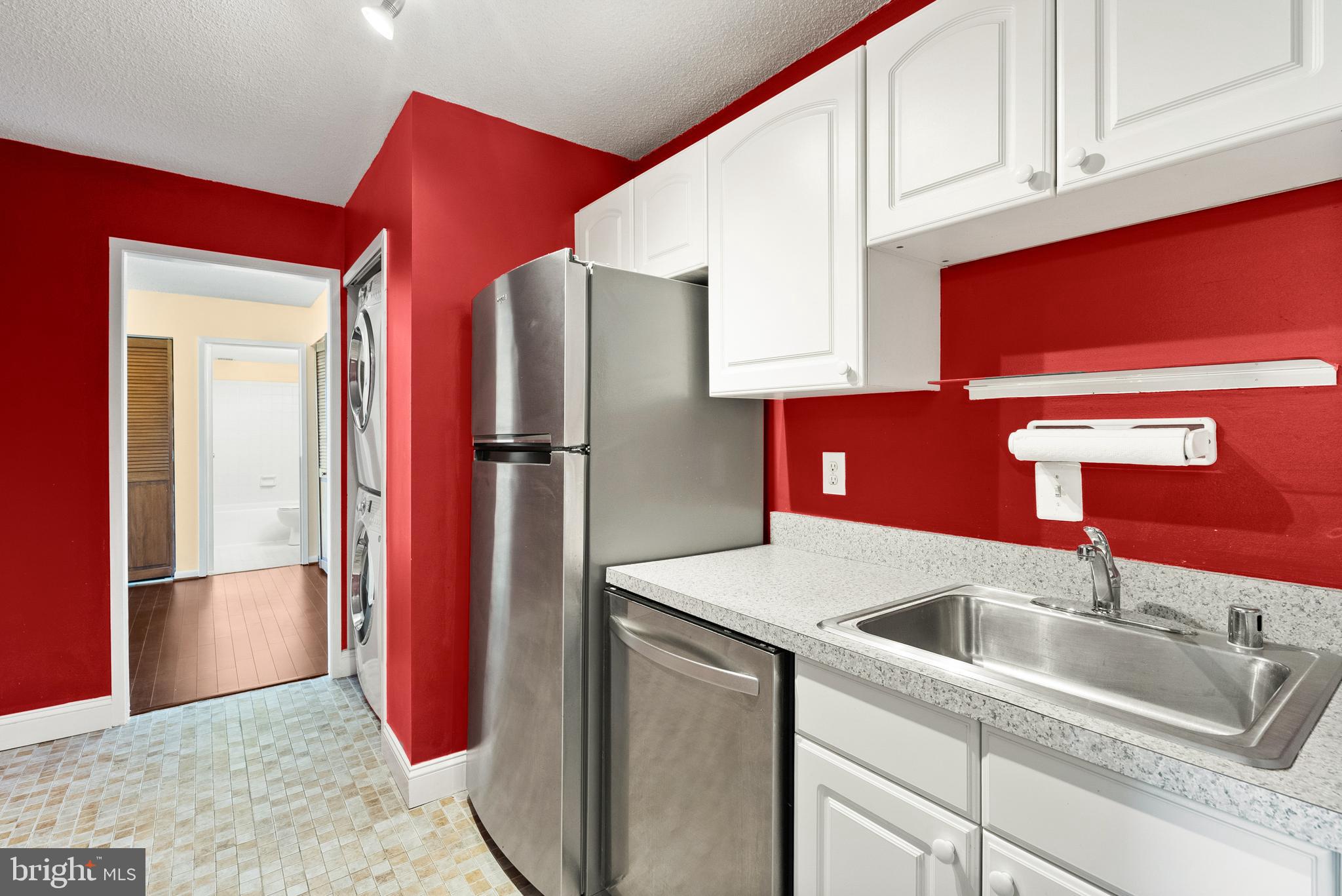 200 N PICKETT STREET N 1515