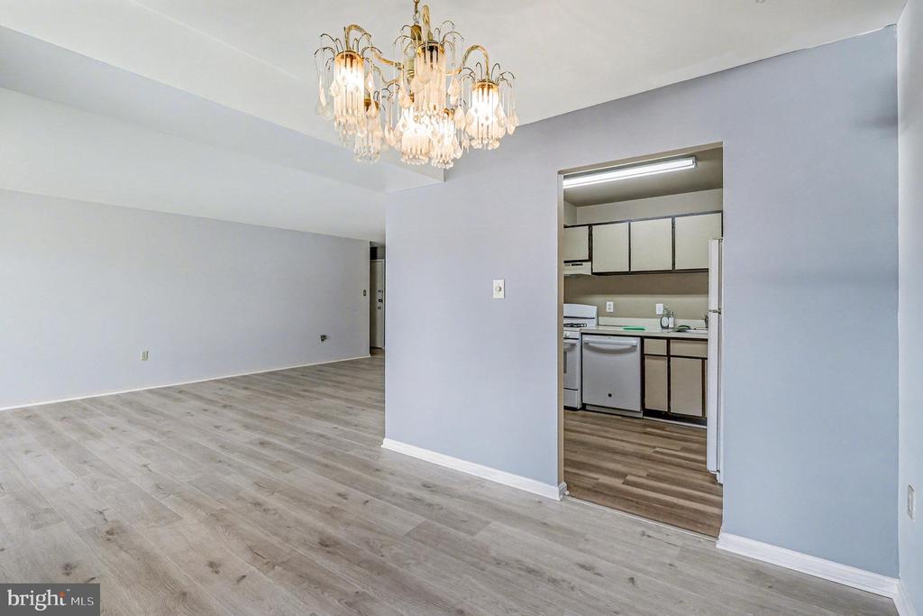 29 CANTERBURY SQUARE 201