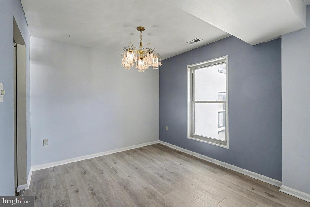 29 CANTERBURY SQUARE 201