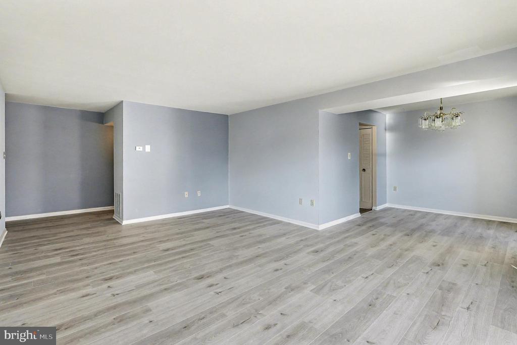 29 CANTERBURY SQUARE 201