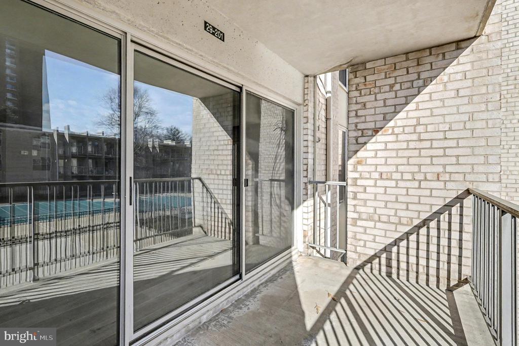 29 CANTERBURY SQUARE 201