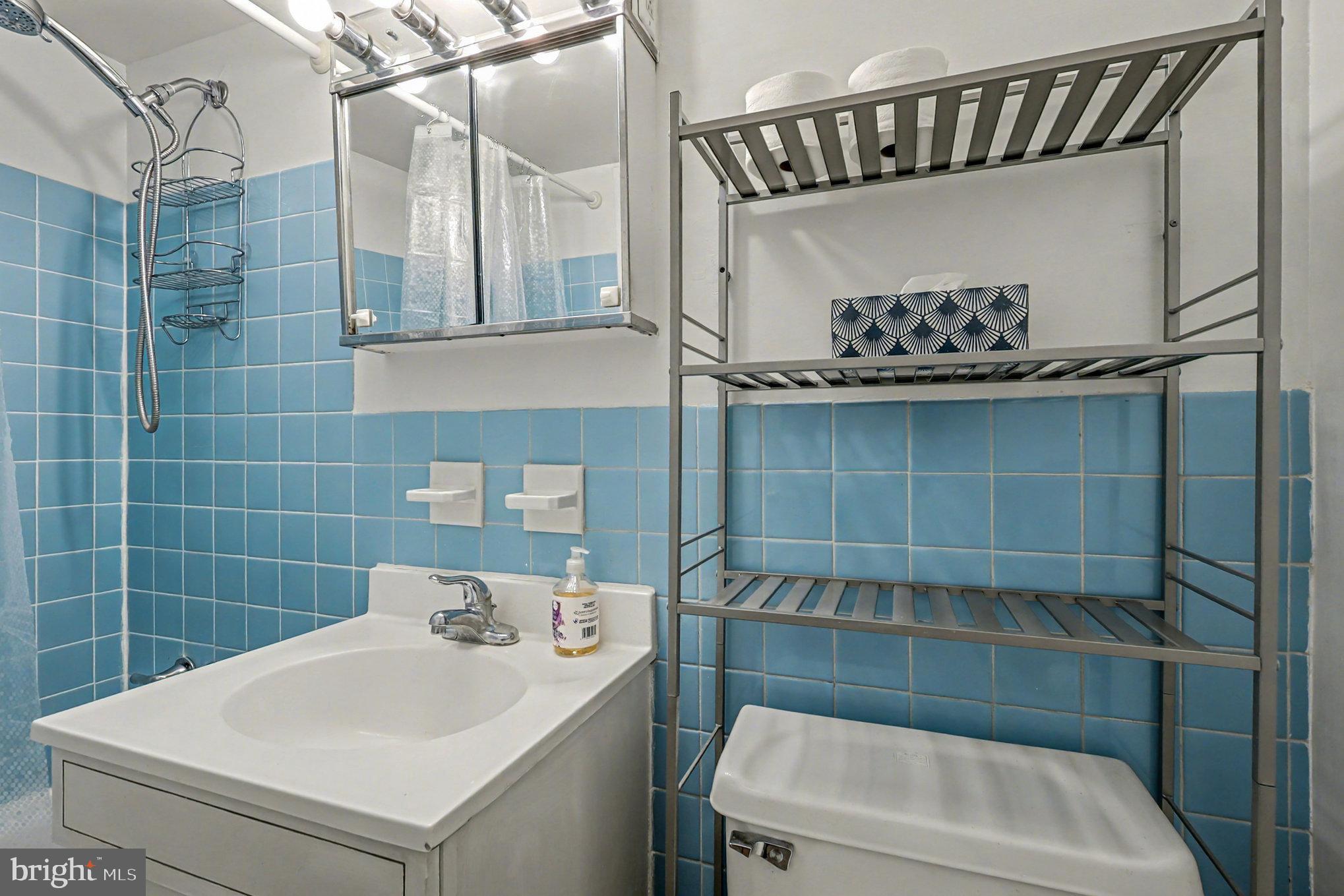 29 CANTERBURY SQUARE 201