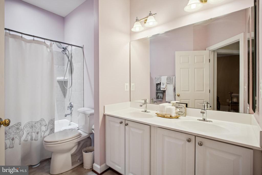 7234 RITA GRAY LOOP