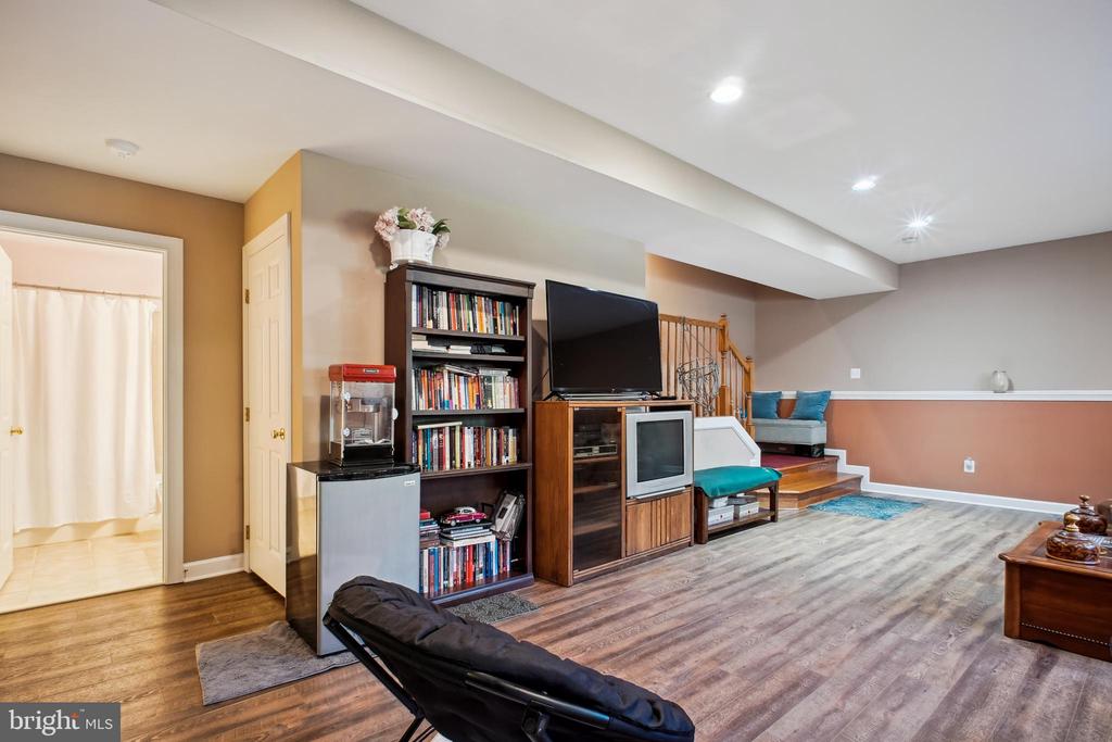 7234 RITA GRAY LOOP
