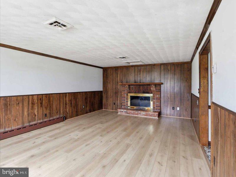 6404 INWOOD DRIVE