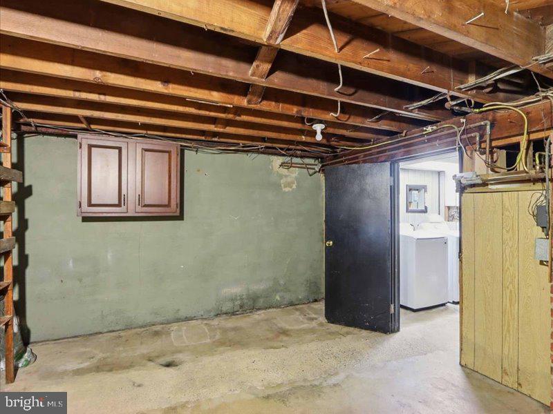 6404 INWOOD DRIVE