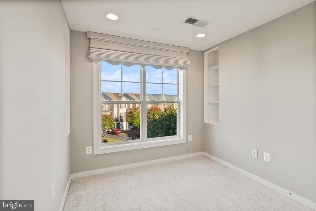42395 PALE IRIS TERRACE