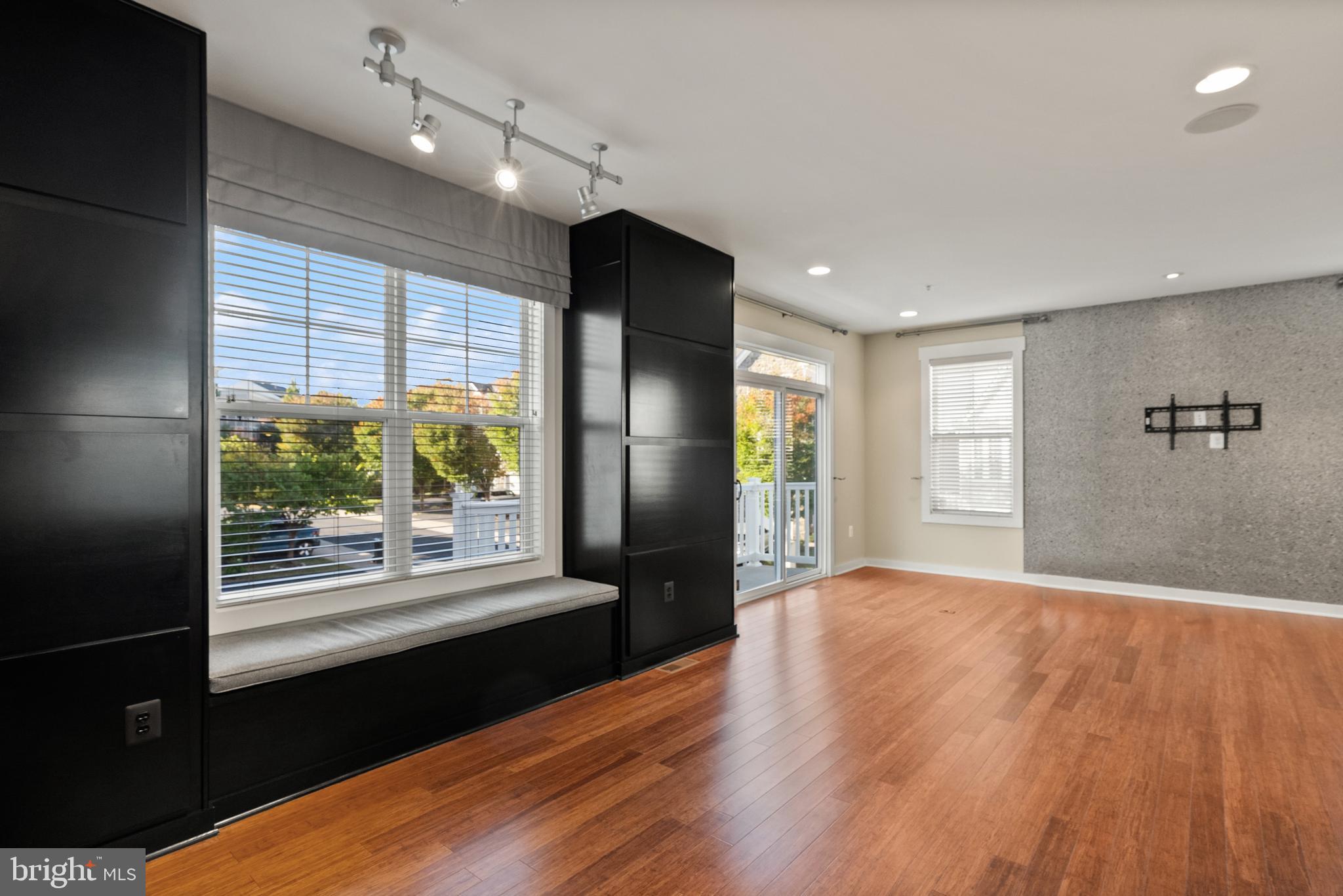 42395 PALE IRIS TERRACE