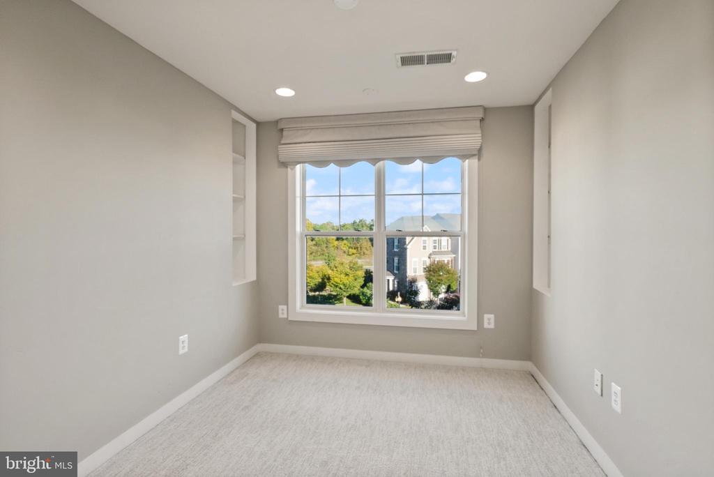 42395 PALE IRIS TERRACE